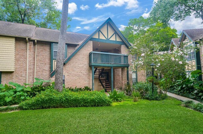 Building Photo - 8221 Kingsbrook Rd
