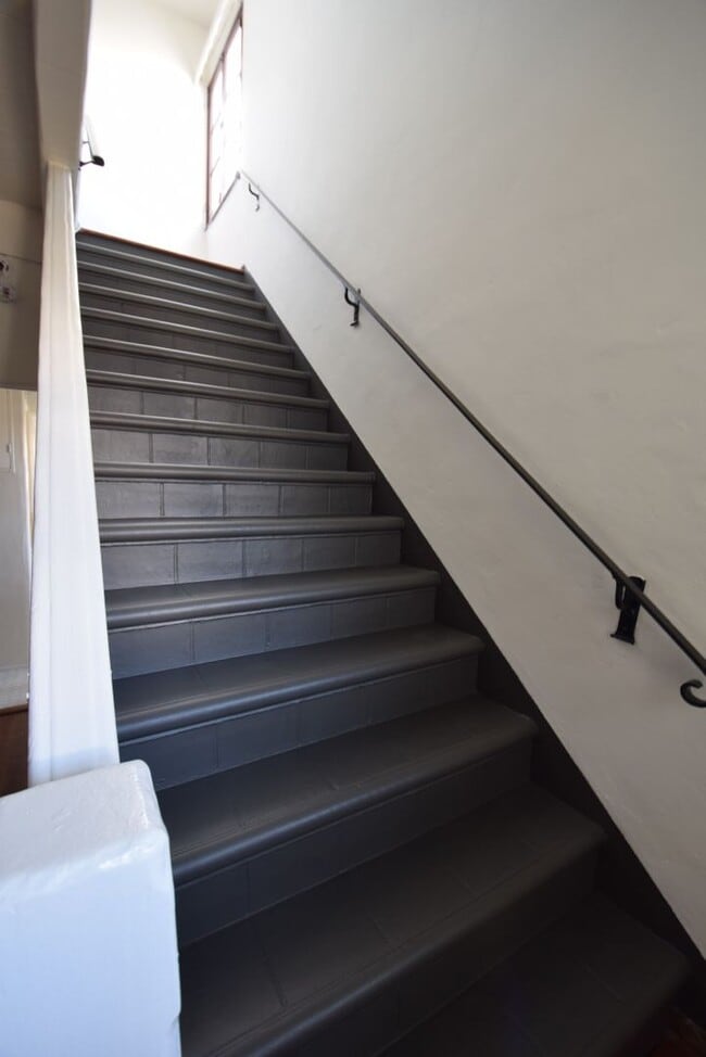 Building Photo - 1008 Orange Grv Ave