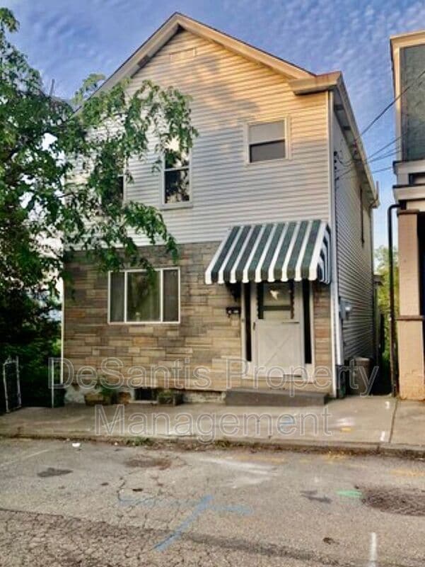 Building Photo - 1505 Fleck St