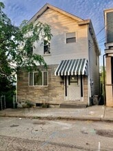 Building Photo - 1505 Fleck St