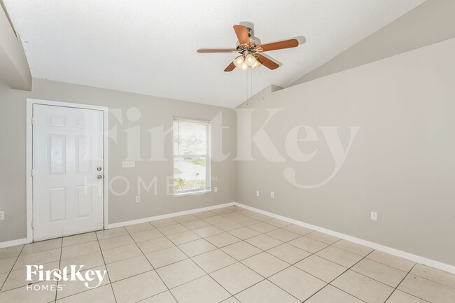 Foto del edificio - 681 Sauders Rd SE