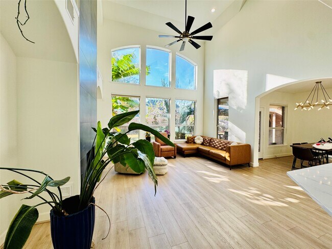 Foto del edificio - 4207 Pensacola Oaks Ln