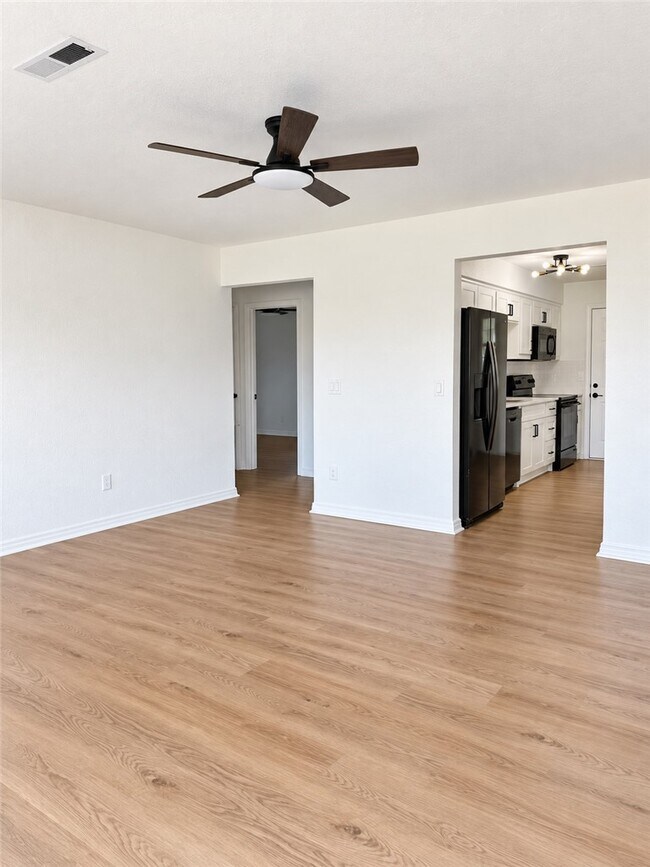 Foto del edificio - 1325 W Price Ln