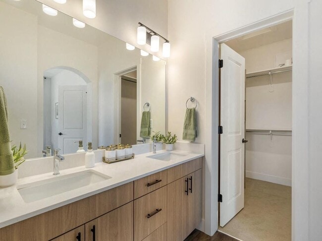 Bathroom with Closet - Orchard Park Townhomes