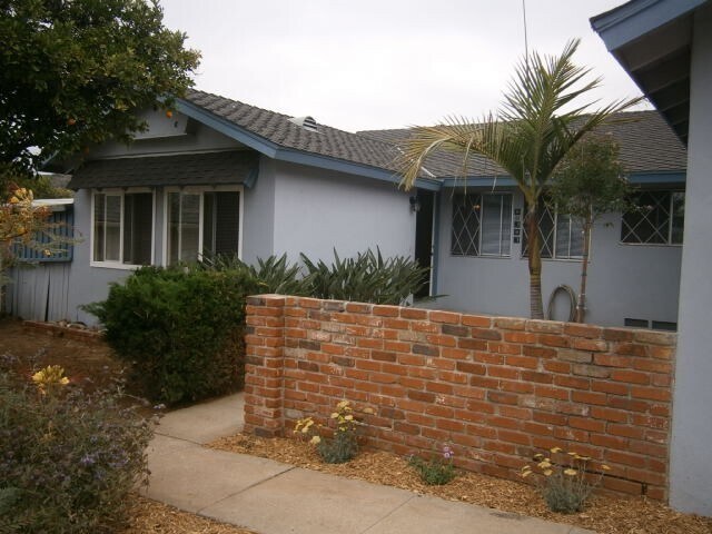 Foto del edificio - Single Story Home 4 bedroom + Enclosed pat...