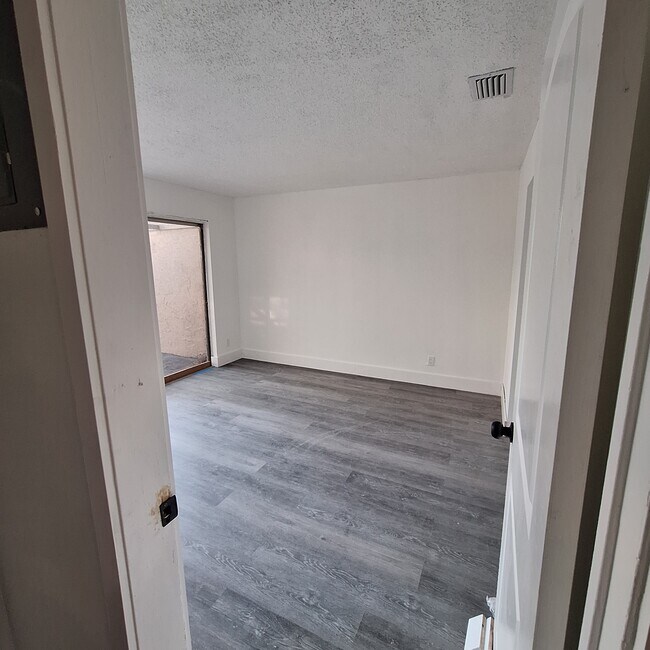 Foto del edificio - 7344 SW 8th Ct