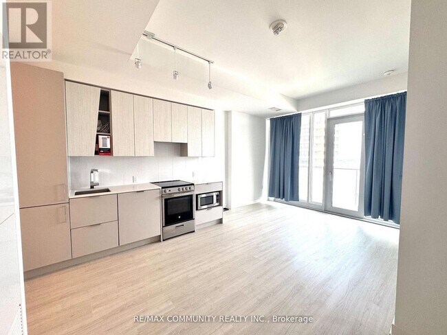 Photo du bâtiment - 3883-3883 Quartz Rd