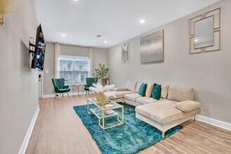 Building Photo - 541 New S Dr