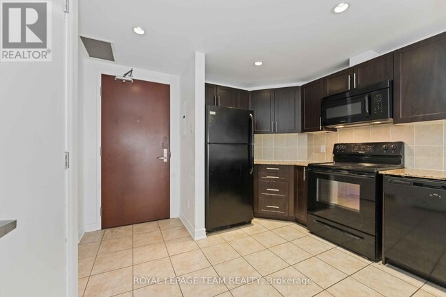 Building Photo - 234 Rideau St