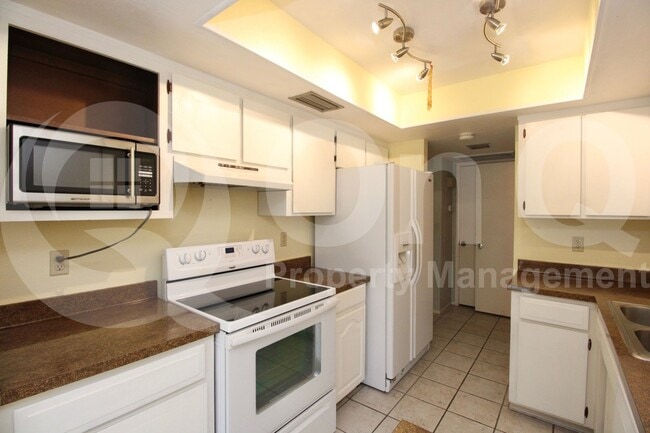 Building Photo - 5258 S Deborah Dr