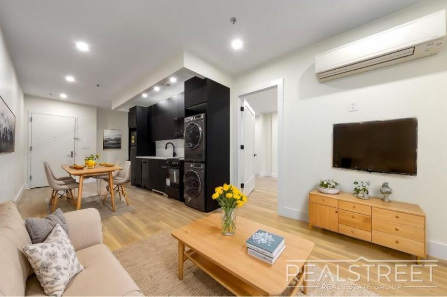 Foto principal - 2 bedroom in BROOKLYN NY 11213