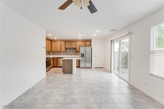 Building Photo - 371 Yellow Finch Ln