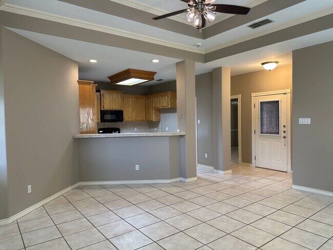 Building Photo - Ready for move in