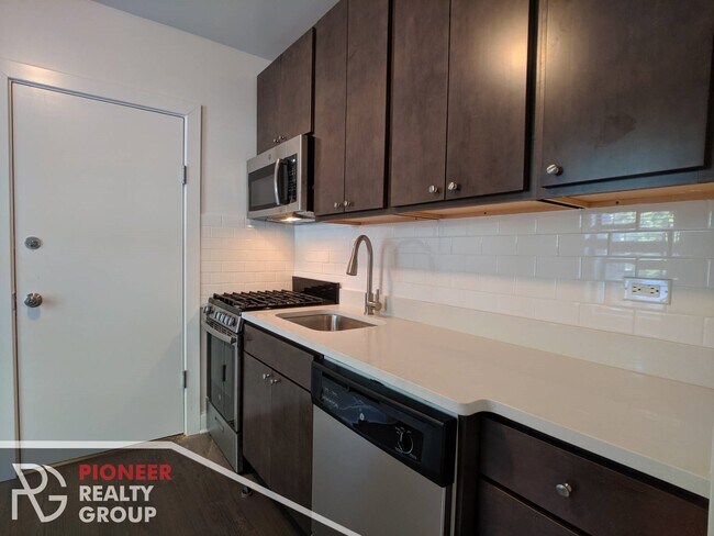 Foto del edificio - 2648 N Spaulding Ave