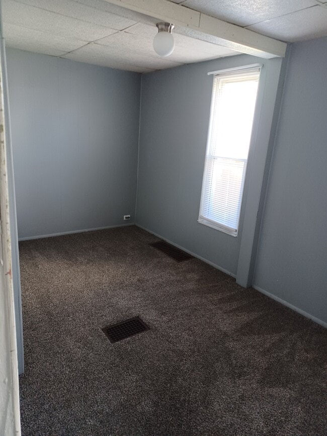 Bedroom - 518 Eastern Ave NE