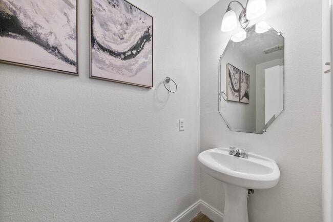 Foto del edificio - 2651 Skyview Shadows Ct