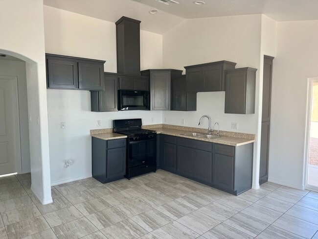 Foto del edificio - Almost New Home with three bedroom and two bath.