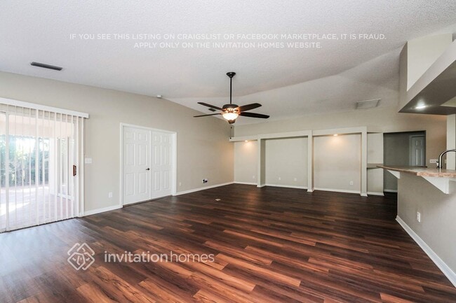 Foto del edificio - 7058 Red Bay Ct