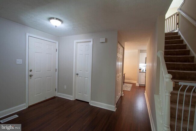Foto del edificio - 637 Whittier Pkwy