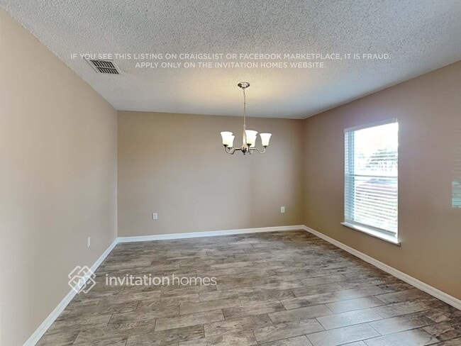 Building Photo - 310 Tortuga Way