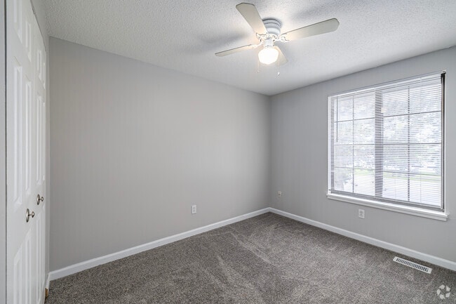 2BD, 1.5BA - 1330SF - Walnut Woods Apartments