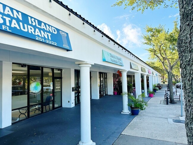Walking distance to the local shops, restaurants and bars! - Davis Islands Apartments