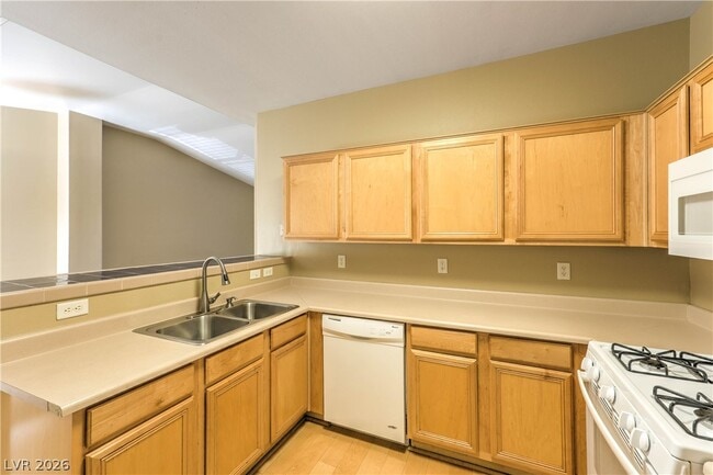 Building Photo - 1001 Domnus Ln