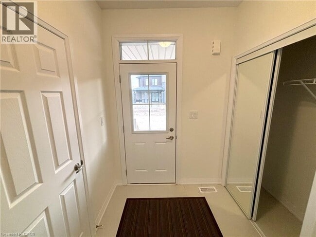 Building Photo - 32 RILEY PARK Dr