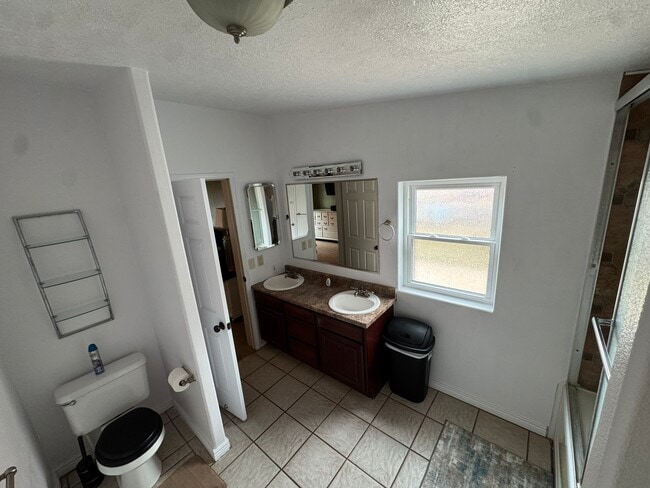 Building Photo - 430 N 300 W