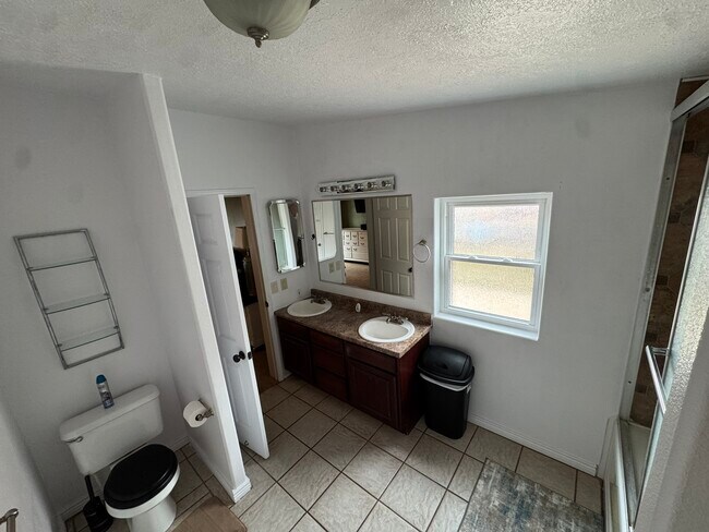 Foto del edificio - 430 N 300 W