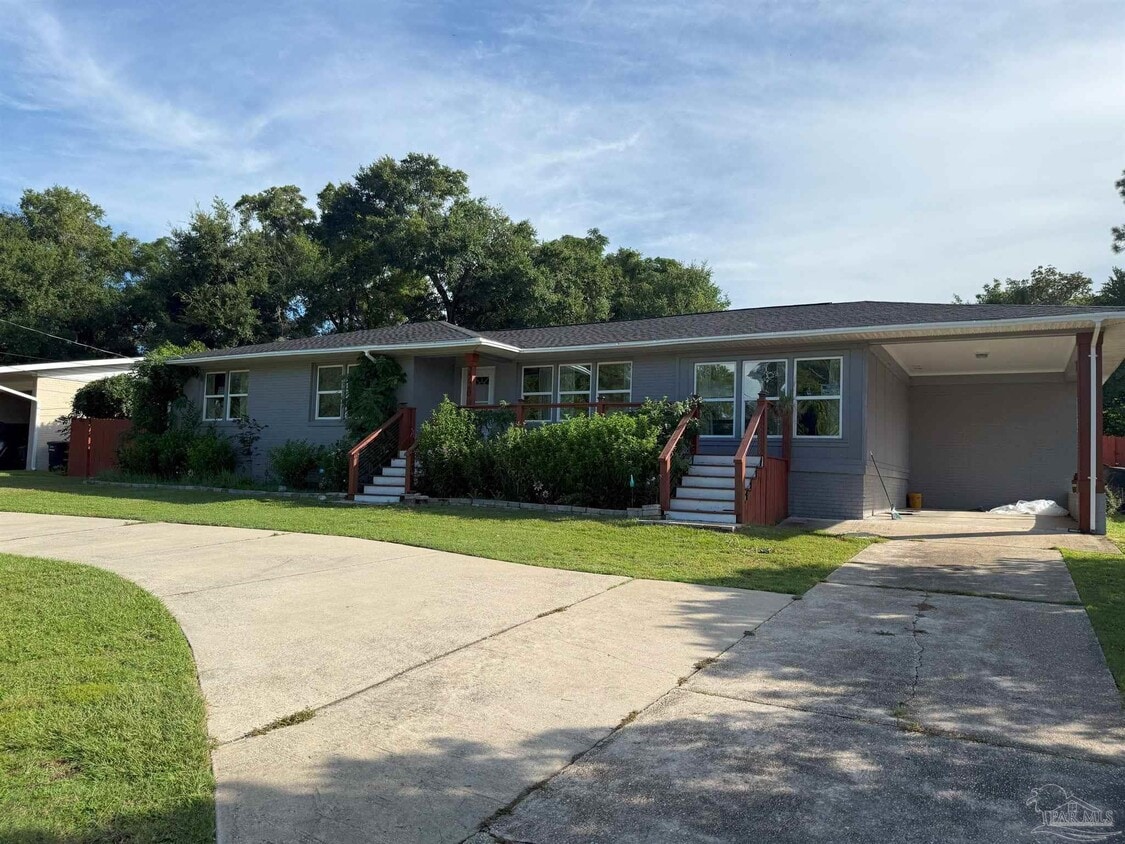 Foto principal - 2720 Bayou Blvd