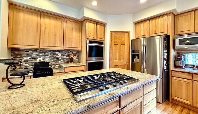 Building Photo - Warm & Spacious Woodmoor Home in a Fantast...