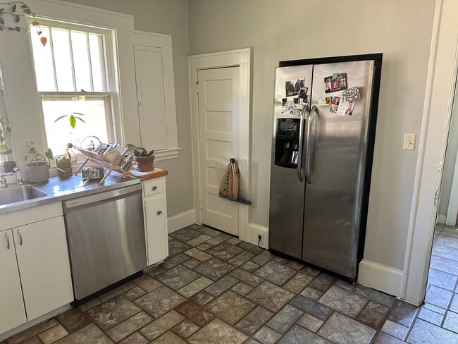 Foto del edificio - Adorable Home in Historic Wesley Heights!!