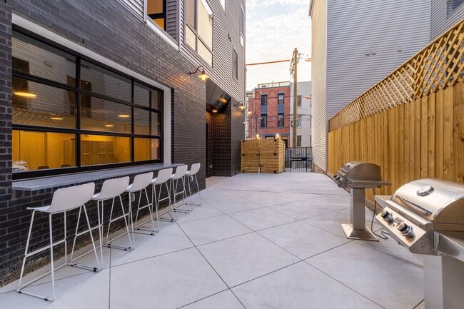 Photo - 629 W Girard Ave Apartment