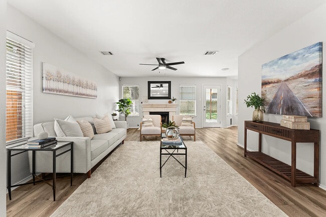 Foto del edificio - 1401 Wheatfall Ln