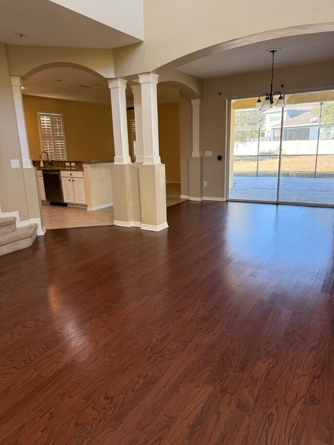 Building Photo - 17423 New Cross Cir