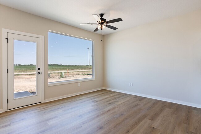 Building Photo - Fox Creek-Tracy Plan