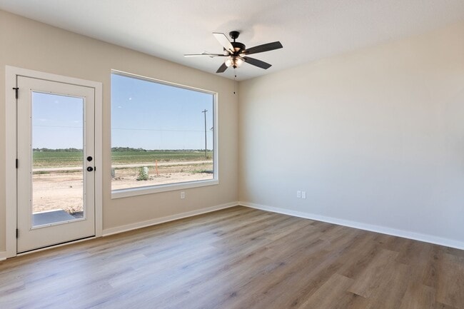 Building Photo - Fox Creek-Tracy Plan
