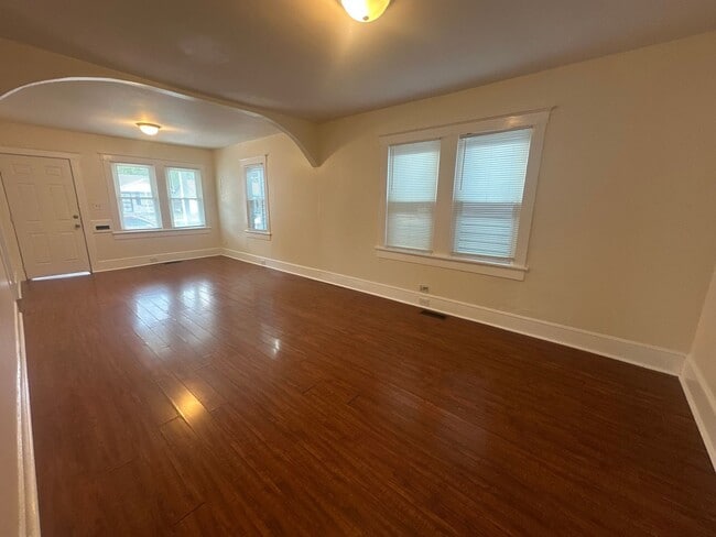 Building Photo - Charming Downtown Gem with Walkable Location Near Soda Pop District - Pet Friendly!