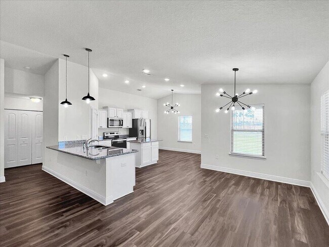 Foto del edificio - 6257 Redberry Dr