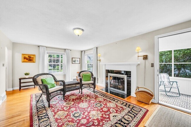 Foto del edificio - 56 Glenwood Cir
