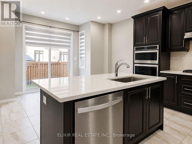 Building Photo - 40 Wheatberry Cres