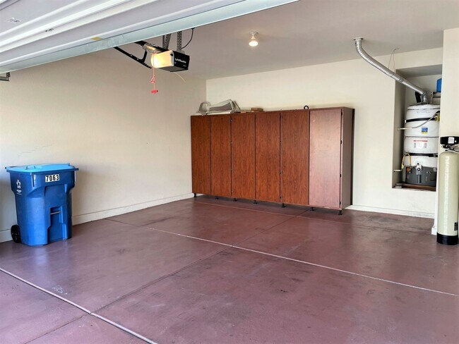 Building Photo - If you’ve been looking for a home in Southwest Las Vegas with no neighbors behind… this is the one!
