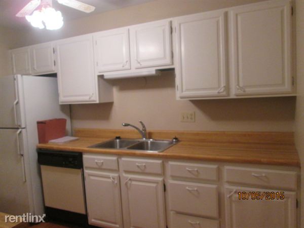 Building Photo - 815 Duke Dr