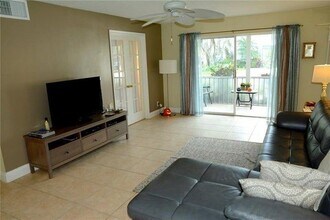 Building Photo - 6499 Bay Club Dr