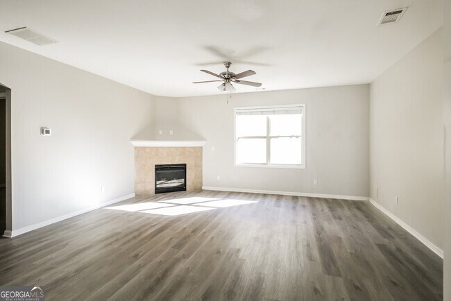 Foto del edificio - 30 Inverness Ave