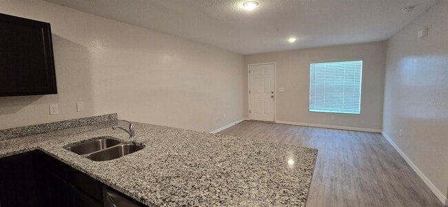 Building Photo - 33 Poplar Rd