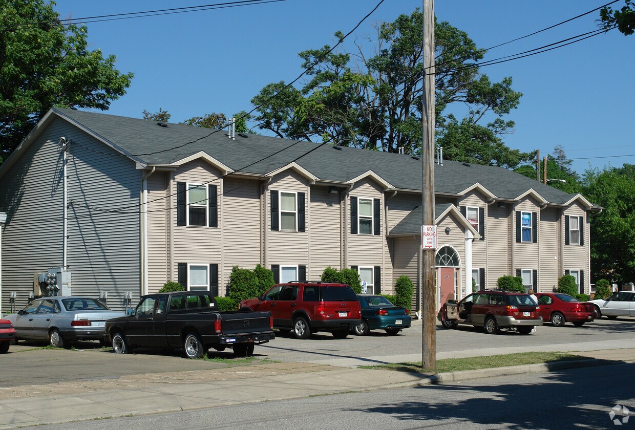 725 Chestnut St, Erie, PA 16502 Apartments in Erie, PA
