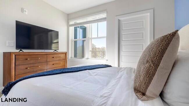 Foto del edificio - 1270 Hillcrest Dr