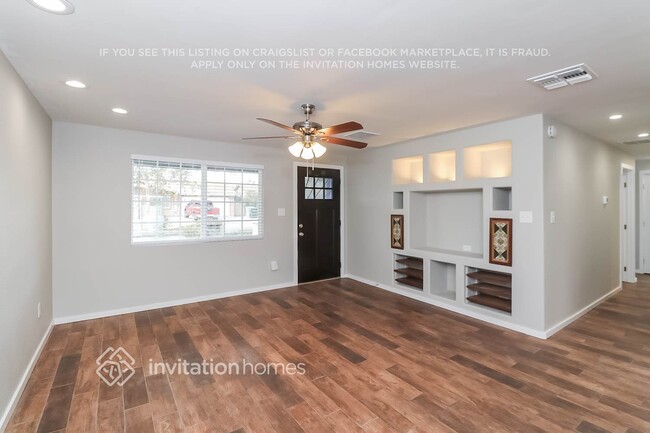 Building Photo - 3635 E Emile Zola Ave